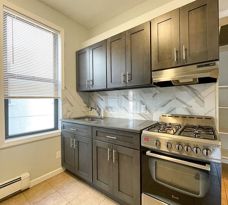 1st image of 3547 32nd St