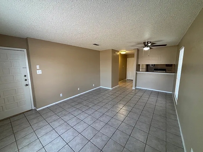 4805 Country Club Dr #B — Photo 4