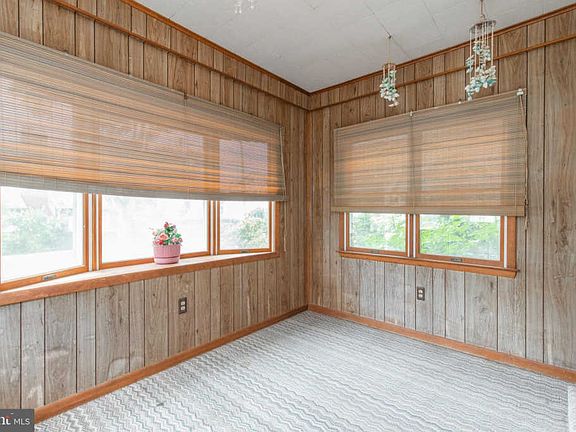4th image of 479 Wilde Ave