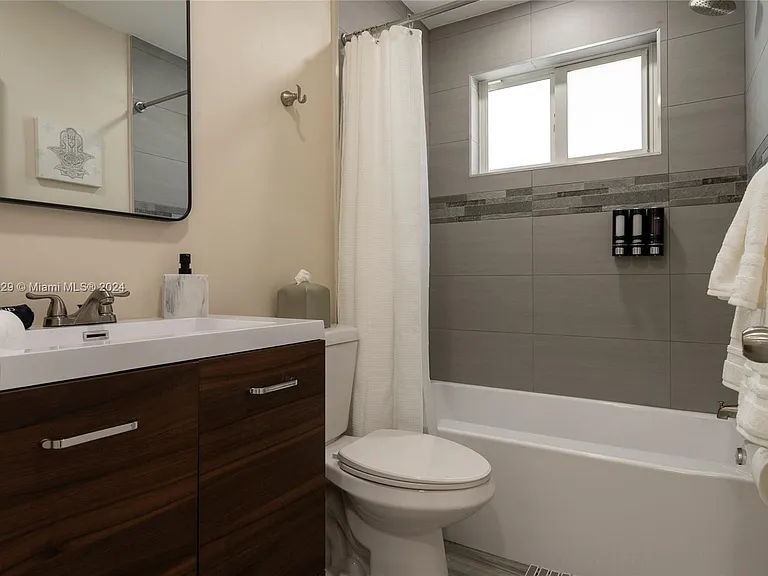 18606 SW 100th Ave #18606 — Photo 21