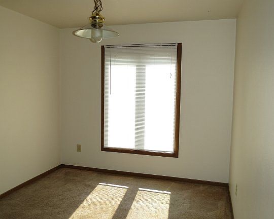 5th image of 34 Sinykin Cir