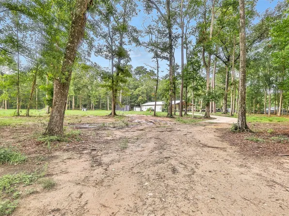 24824 W Christine Dr, Splendora, TX 77372