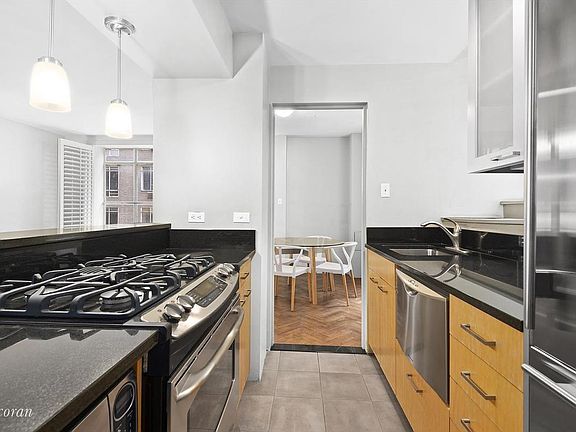 5th image of 24 W 55th St APT 5F