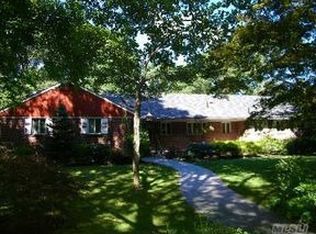 5 Waydale Dr, Dix Hills, NY 11746