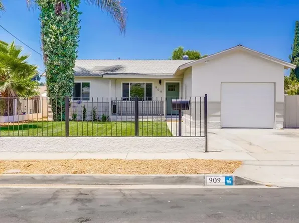 909 Goldenrod St, Escondido, CA 92027
