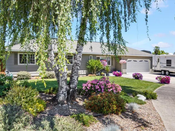 661 Prairie Ct, Central Point, OR 97502