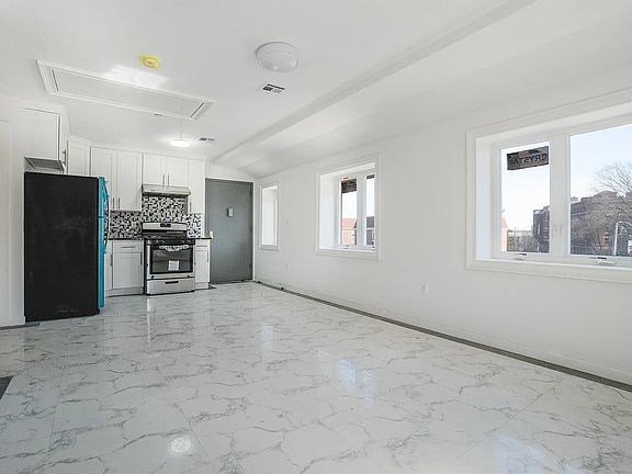 5th image of 14605 Cherry Ave