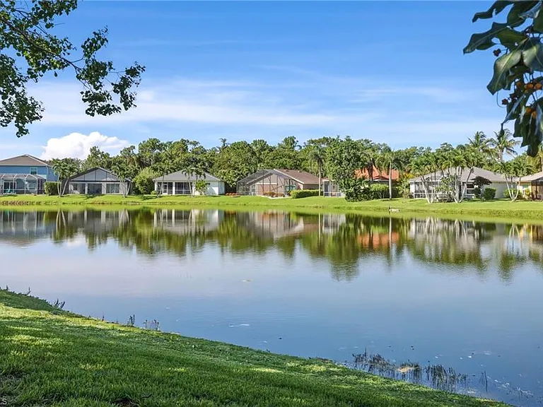 25925 Pebblecreek Dr — Photo 19