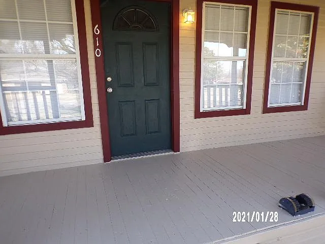 610 E High St — Photo 30