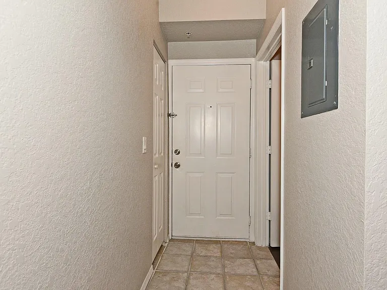 826 Camargo Way #305 — Photo 14