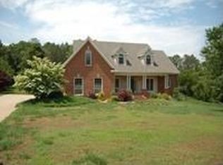 1929 Oak Cove Dr, Soddy Daisy, TN 37379
