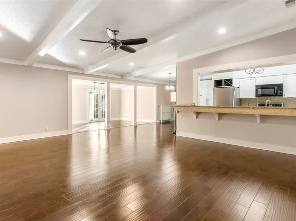 203 Walnut Way, Euless, TX 76039