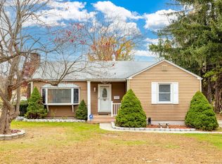 34 Bellflower Rd, Windsor, CT 06095