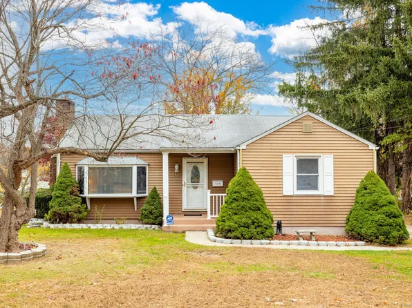 34 Bellflower Road, Windsor, CT 06095