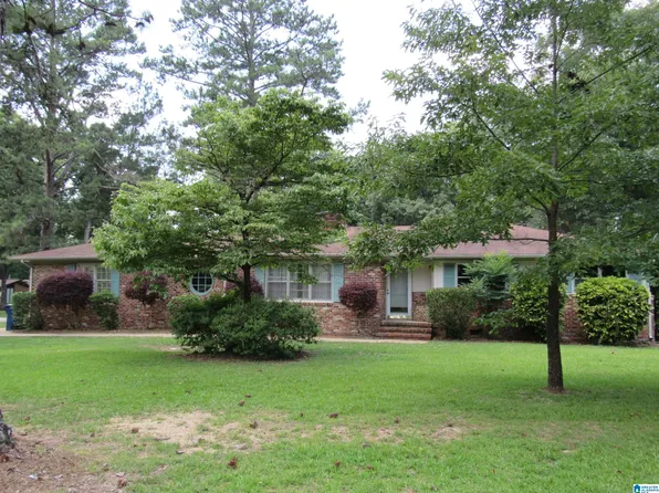 824 Robertson Rd, Anniston, AL 36207