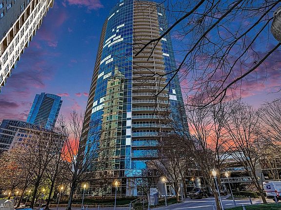 3rd image of 3338 Peachtree Rd NE APT 709