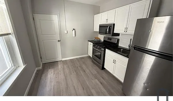 4 bed, 1100 sqft, $2,250 — Photo 1
