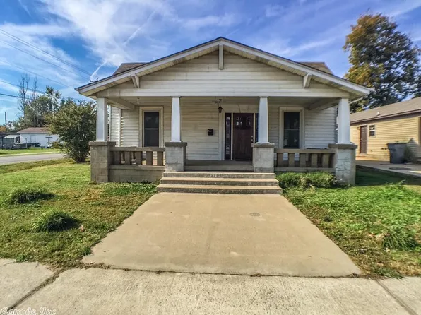 520 S 6th St, Paragould, AR 72450