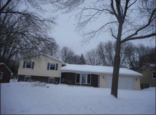 2443 Crest Ln, Green Bay, WI 54302