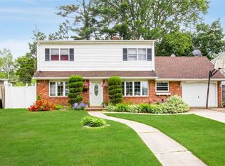 230 Orchid Rd, Levittown, NY 11756