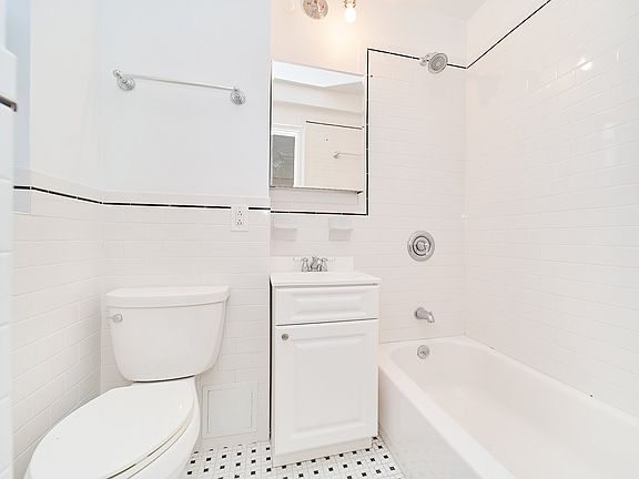 5th image of 850 Amsterdam Ave APT 12B