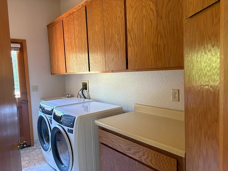 939 Fairway Ct — Photo 14
