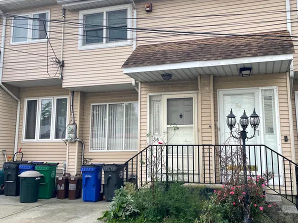 36 Houston Ln, Staten Island, NY 10302