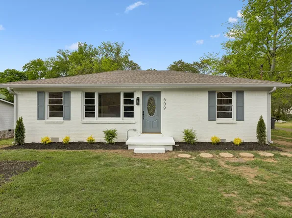 609 E 11th St, Columbia, TN 38401