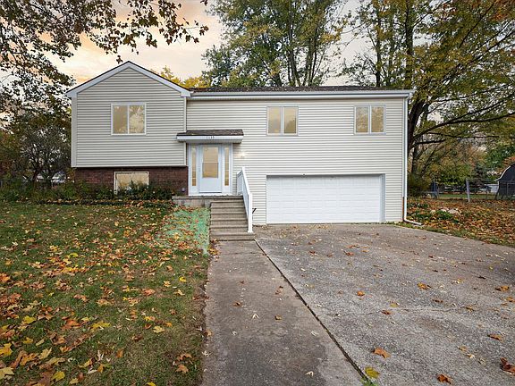 2nd image of 1135 Autumn Dr