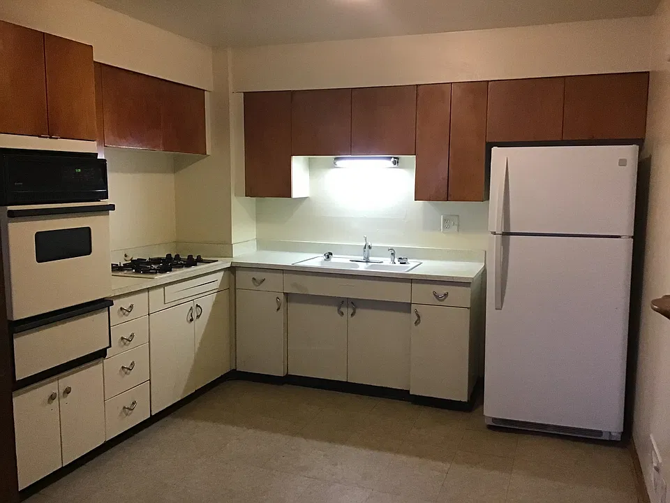 7101-7105 W Appleton Ave