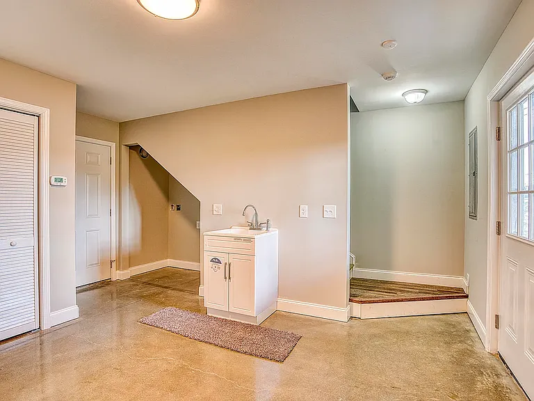 2802 W Walnut St #6 — Photo 9