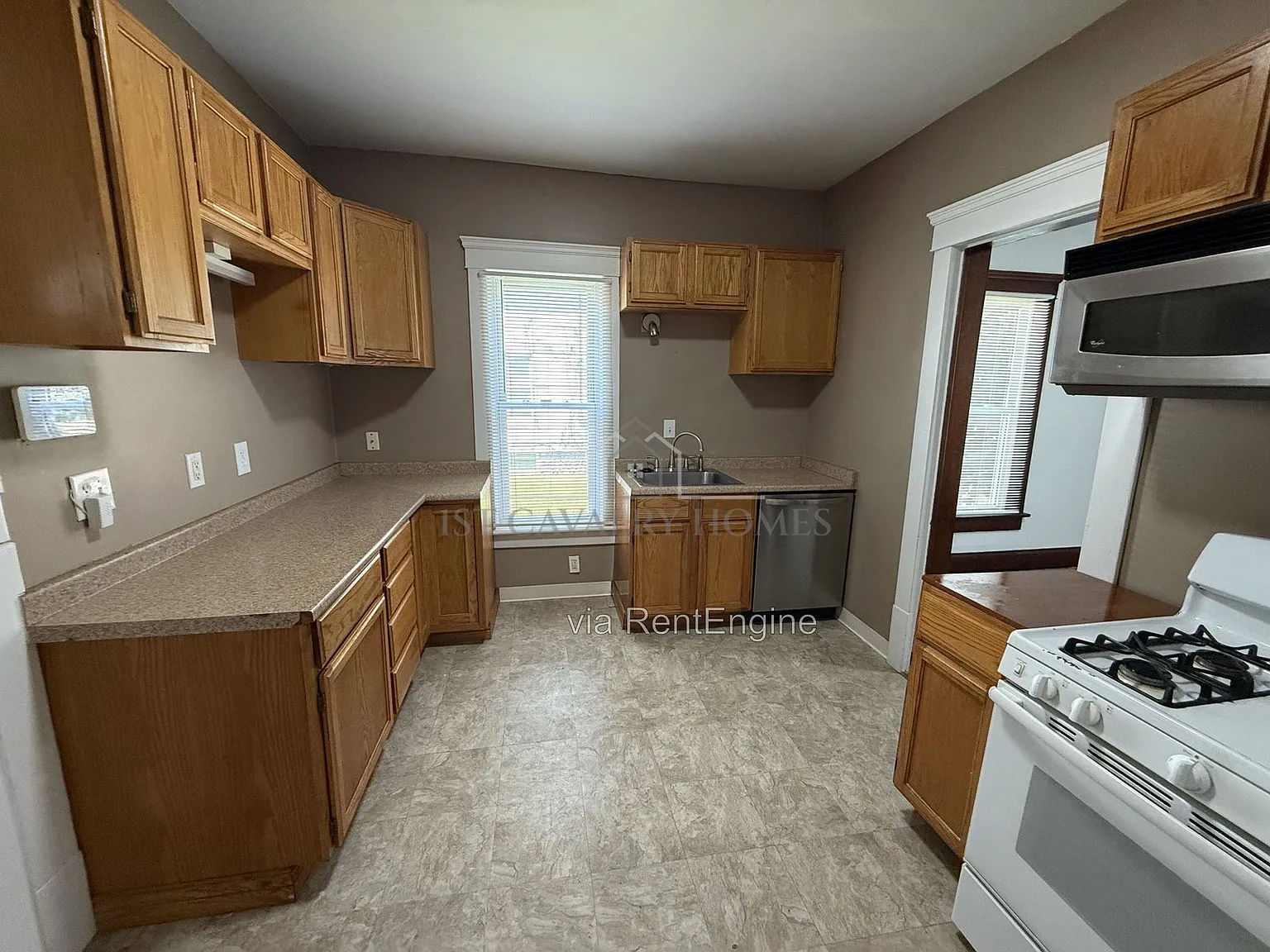 2 bed, 1.5 bath, $1,100 — Photo 4