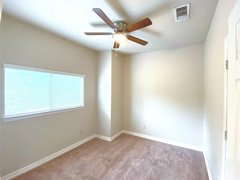 38 Woodland Hills Dr #B — Photo 12