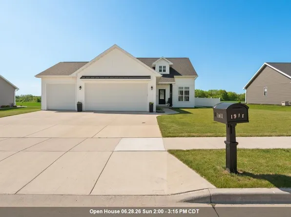 1911 White Dove Ln, Kaukauna, WI 54130