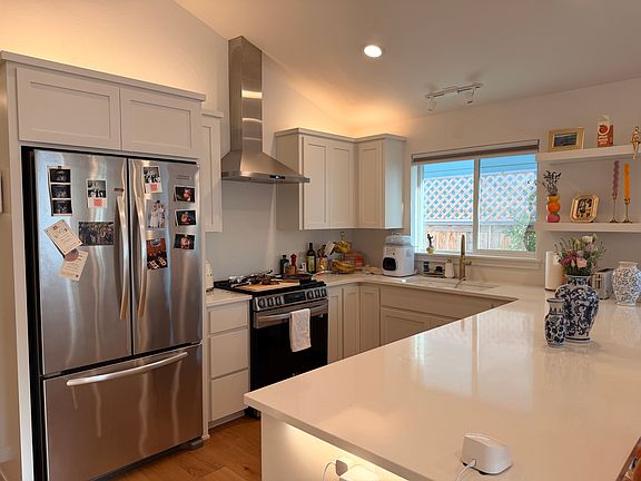 3rd image of 406 Creekside Way APT A