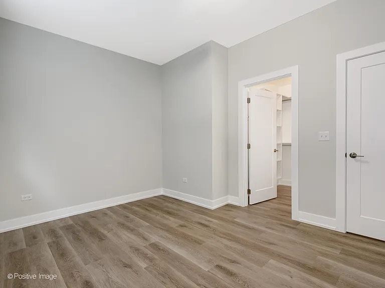 3944 S Indiana Ave #1R — Photo 12