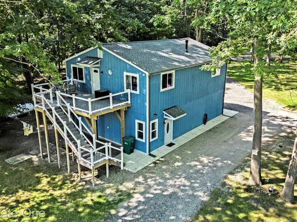 4666 County Line Rd, Lenox, MI 48048