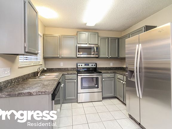 4th image of 802 Wyndham Pl