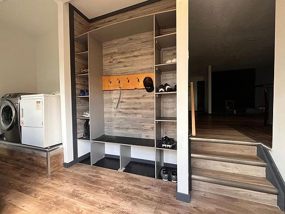 5th image of 1005 W 15th St