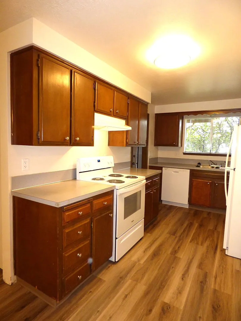 Building Photo - 4824 Falcon Ct NE
