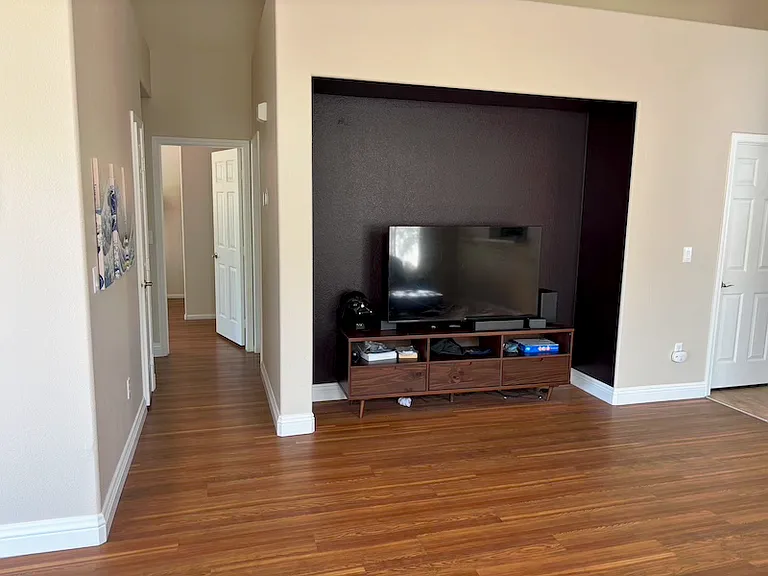 9753 Arrowcrest Ave — Photo 4
