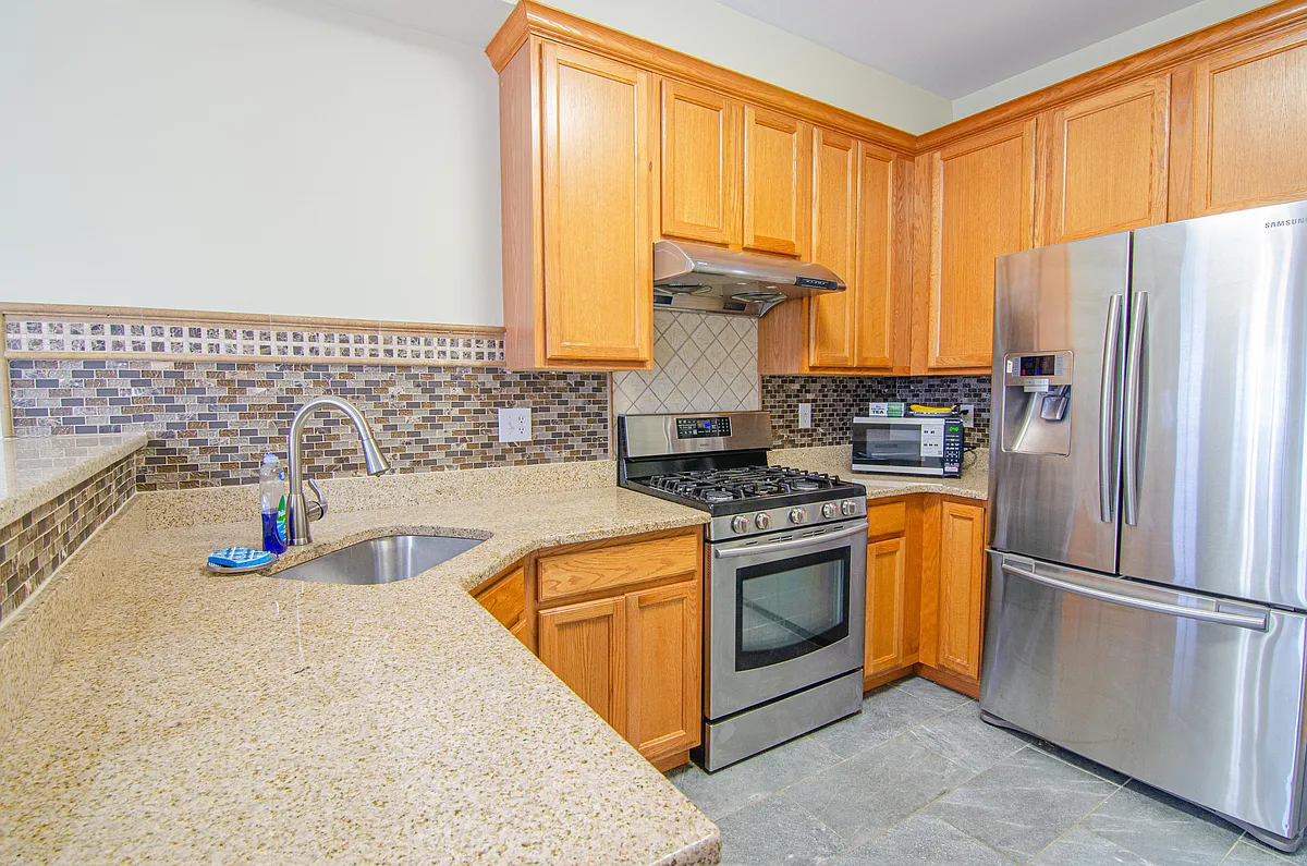 Building Photo - 3027 King Ct