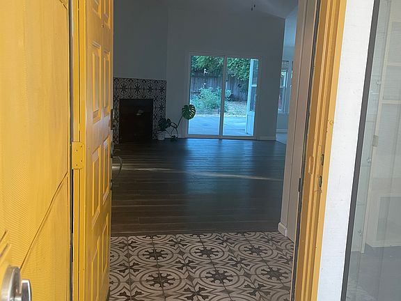 4th image of 2974 Renee Ct