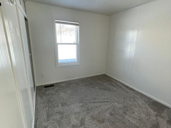 215 12th St, Vermillion, SD 57069