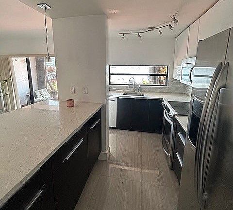 3rd image of 16468 NE 27th Ave #49