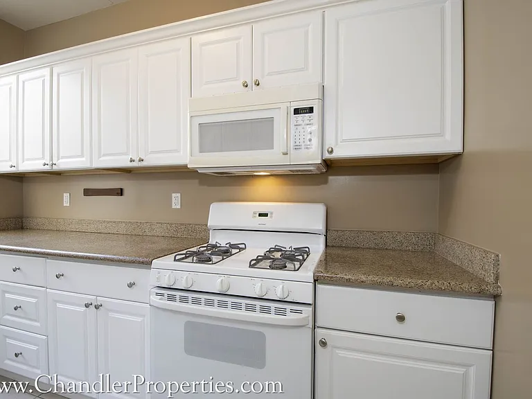1250 Pine Street Apartments — Photo 8