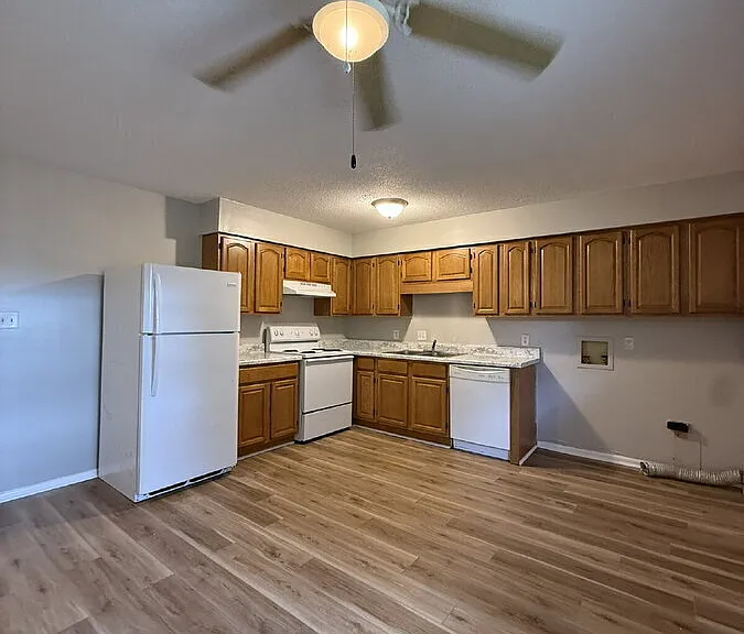 101 Woodhouse Ln #D — Photo 12