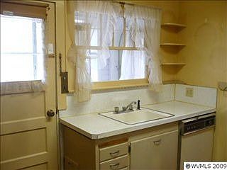 2nd image of 680 Leffelle St SE