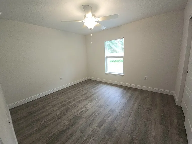 387 E Caldwell Dr — Photo 12