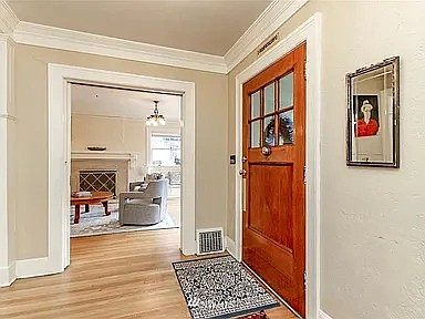 4th image of 5042 18th Ave NE